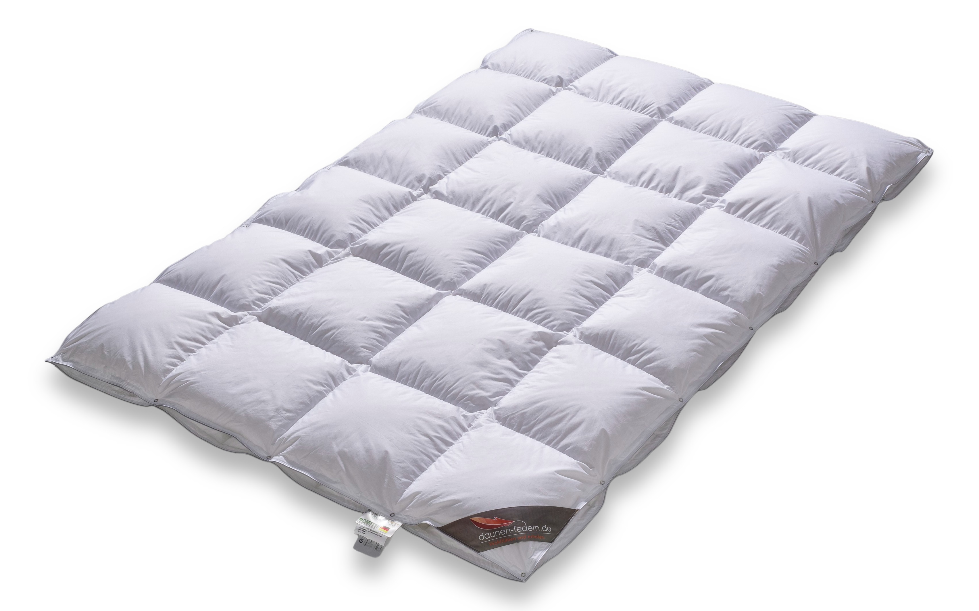 4-Jahreszeiten-Bettdecke 135x200 - 80% Daunen / 20% Federchen - diagonale Ansicht als Winterbett