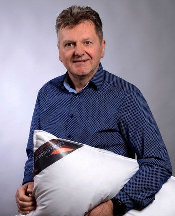 Daunen Federn Experte Max Riedl